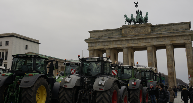 Landwirtschaft und Transportgewerbe demonstrieren gemeinsam ab 8. Januar
