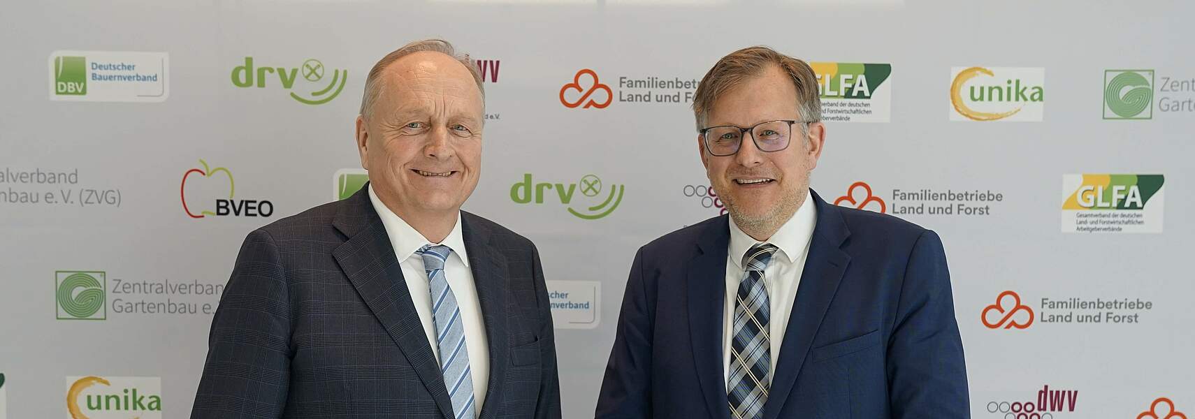 Sonderregelung beim Mindestlohn für Saisonarbeitskräfte in der Landwirtschaft rechtlich zulässig