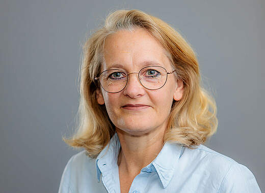 Dr. Anni Neu