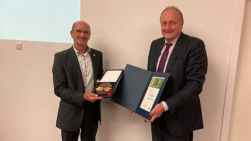 Deutscher Bauernverband e.V. - Andreas-Hermes-Medaille für Hans Lauer