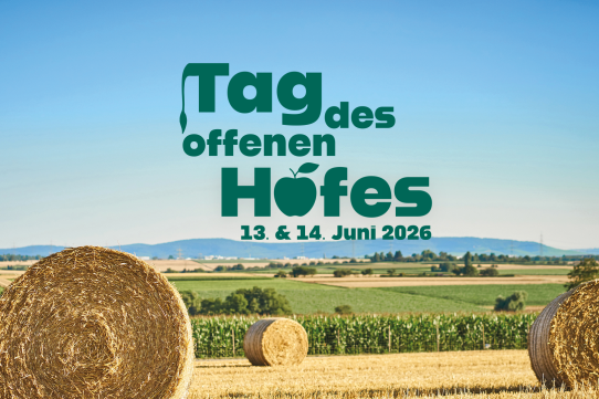 Tag des offenen Hofes Landschaft mit Rundballen