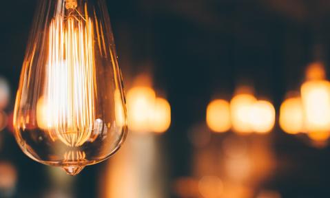 light-1030988_1920_pixabay-Free-photos.jpg