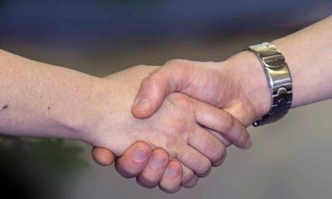 handshake-733239_1920_pixabay-joakant.jpg