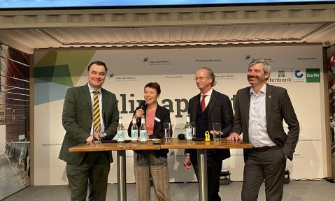 Quelle_DBV_ZDH_Podium.jpg