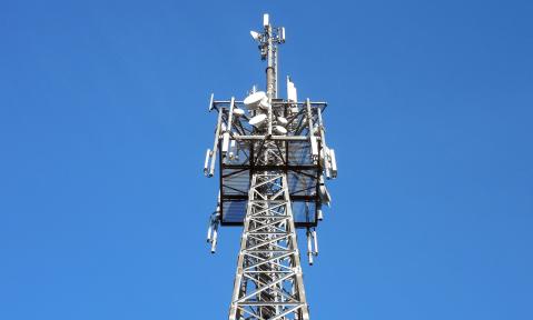 transmission-tower-1017149_1920_pixabay_succo.jpg