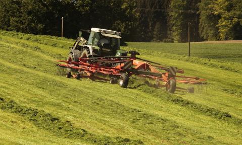 tractor-3382681_1920_pixabay_pixel2013.jpg