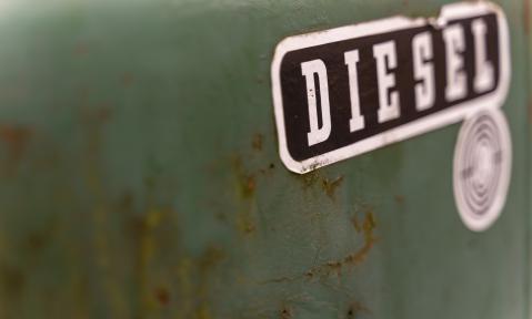 diesel-4075453_c_ThorstenF_pixabay.jpg