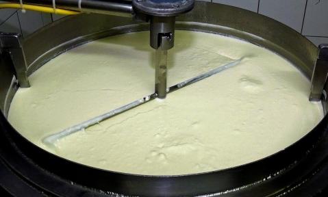 yogurt-1097524_1920_pixabay-moritz320.jpg
