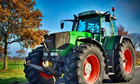 fendt-3627024_1920_pixabay_InsaPictures.jpg