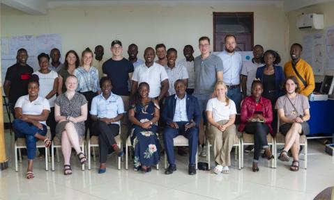 Gruppenfoto_Seminar_Quelle_Emmanuel_Walusimbi_klein.jpg
