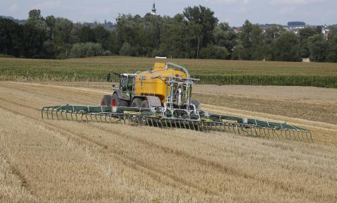 agriculture-6541115_1920_pixabay_schauhi.jpg
