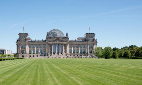 the-reichstag-building-berlin-4937827_pixabay_hkama.jpg
