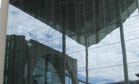 federal-chancellery-90882_1920_pixabay_AnjaPetrol.jpg