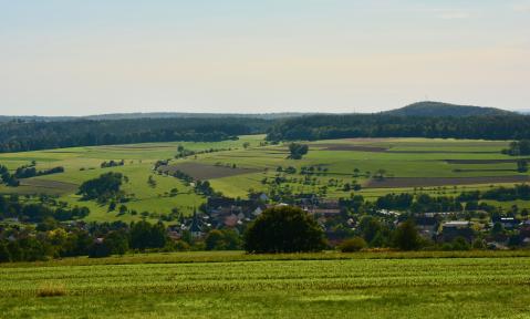 village-5587561_1920_pixabay_Fritz_the_Cat.jpg