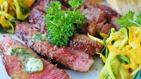 steak-3640560_1920_pixabay_RitaE.jpg
