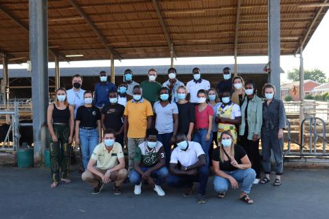 Gruppenbild_Maske.jpg