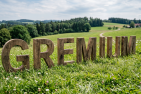 Gremium Schriftzug auf Grüner Wiese
