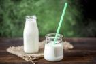 milk-3231772_1280_pixabay_Imoflow.jpg